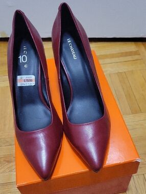 le chateau Women's Wine Pointed Toe Leather Pumps